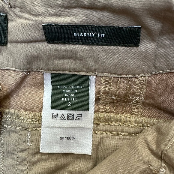 Eddie Bauer Blakely Fit Rip Stop Cropped Cargo Camp Travel Pants Cotton Size 2 P - Picture 6 of 13